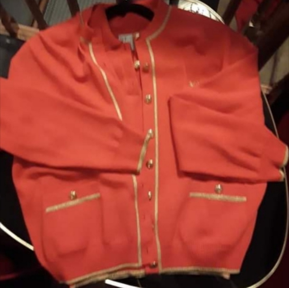 2 piece set ST. JOHN MARIE GRAY BNWOT